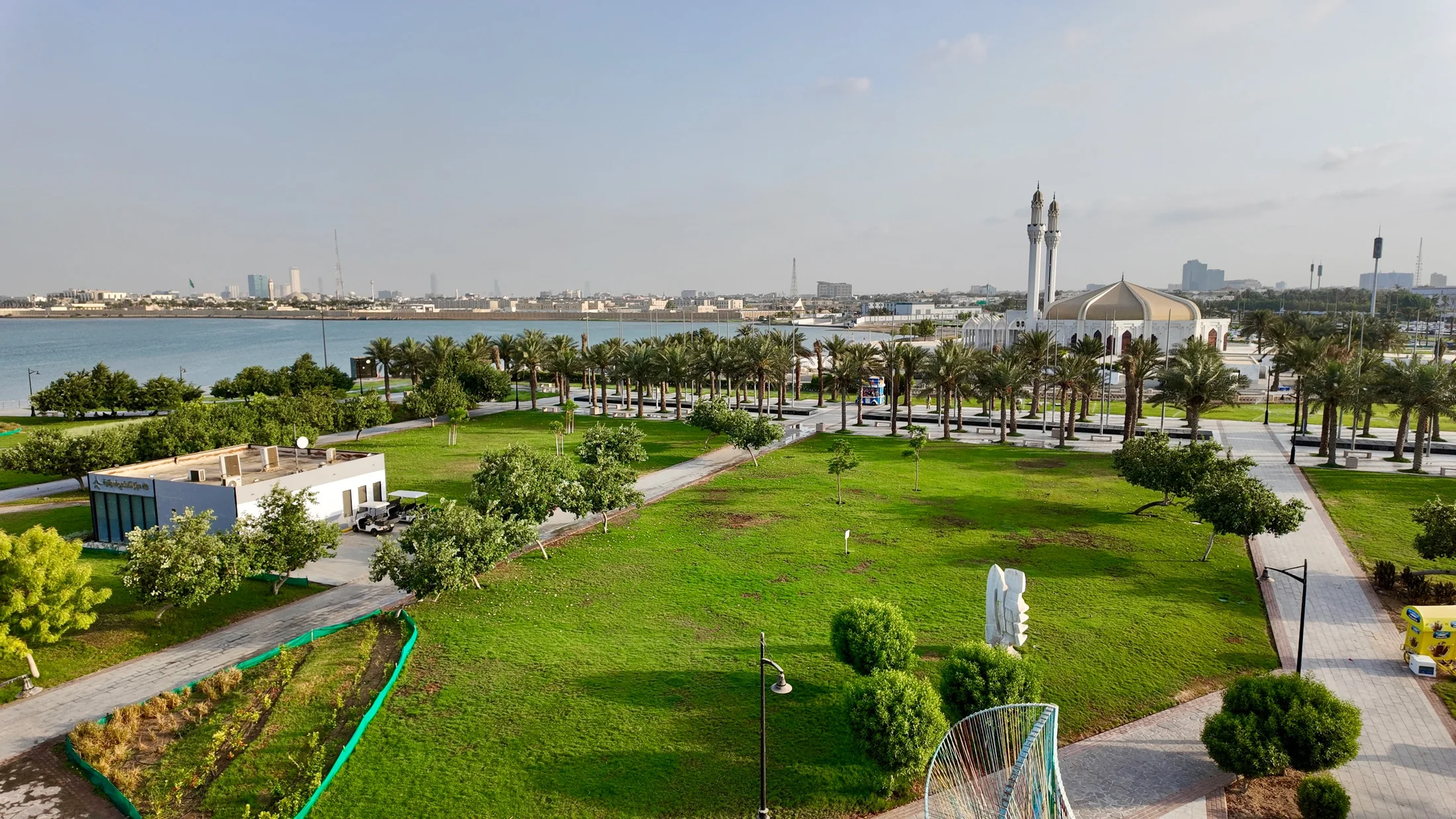 A renewed shoreline experience shaped for residents and visitors