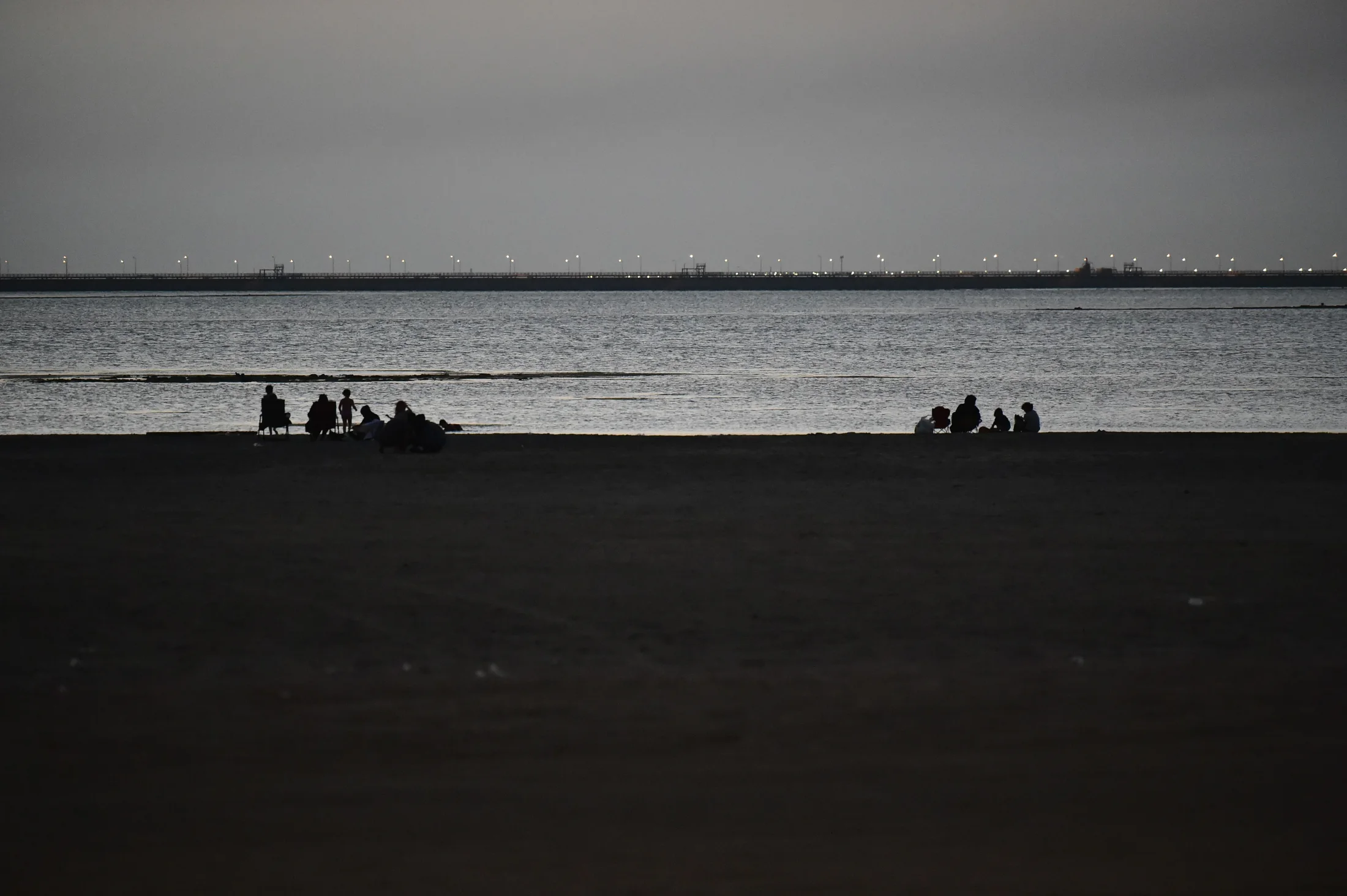 Recreation areas designed around the shoreline